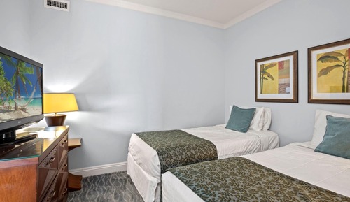 Condo (2 Bedrooms)