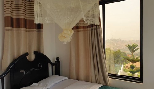 Signature Double Room, 1 Queen Bed, Lake View, Executive Level