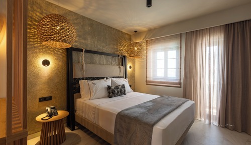 Premium Junior Suite with Indoor Jetted Tub