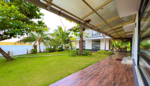 Family Room, 5 Bedrooms