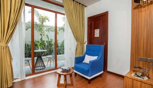 Deluxe King Suite