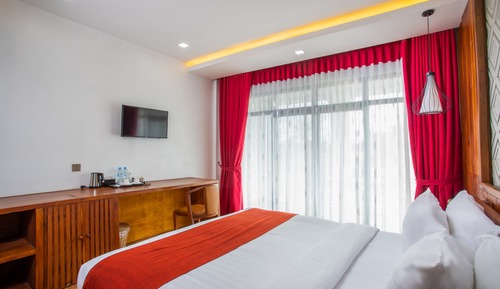 Deluxe Studio Suite