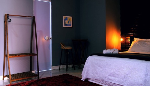 Superior Suite, 1 King Bed, Smoking, Private Bathroom