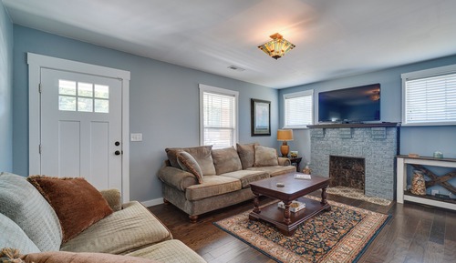 House (2 Bedrooms)