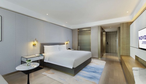 Deluxe Room, 1 King Bed