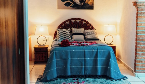 Honeymoon Suite