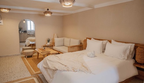 Deluxe Studio Suite