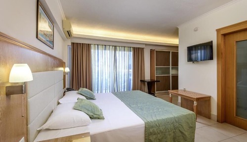 Superior Family Room