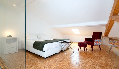 Deluxe Duplex, 2 Bedrooms, 2 Bathrooms