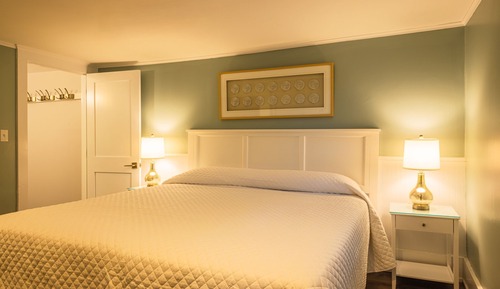 One Bedroom Apartment