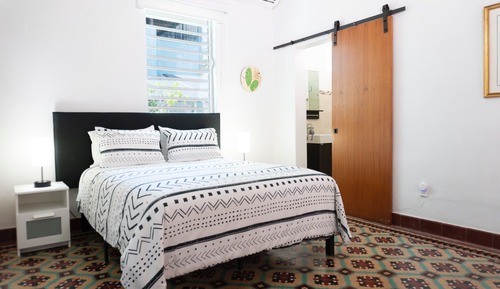Room, 1 Queen Bed (Suite 2)