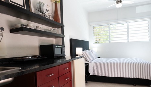 Suite, 1 Queen Bed, Kitchenette