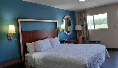 Standard Room, 1 King Bed, Smoking