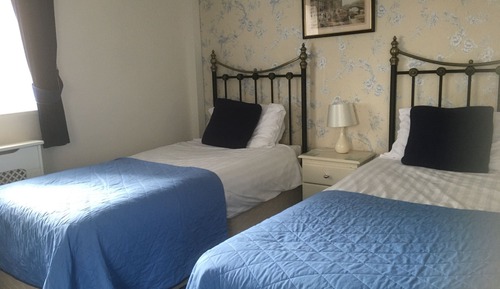 Twin Room, Ensuite (Shower)