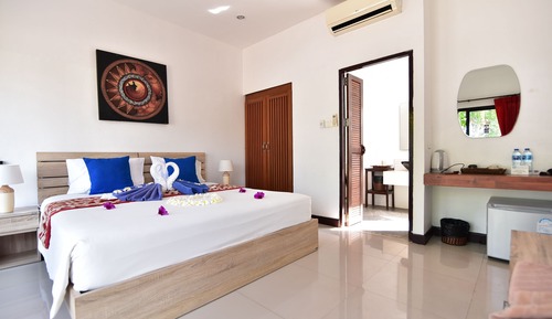 Superior Room, 1 King Bed, Patio, Ocean View