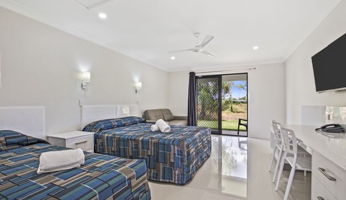 Triple Studio Motel Room