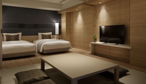 Seaside Deluxe Check-in 5PM & Check-out 10AM (Futons for extra beds, No Tattoo, 7yrs old above only)