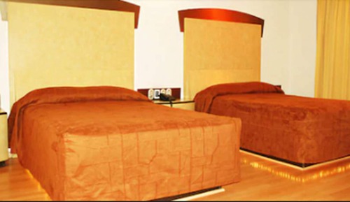 Standard Room, 2 Double Beds