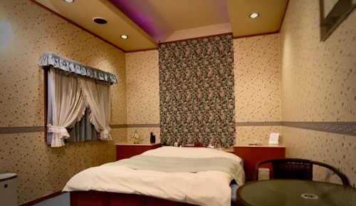 Economy Double Room C (includes air purifier)