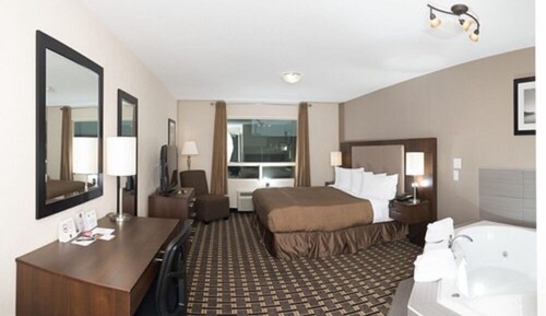 Deluxe Room, 1 King Bed, Jetted Tub