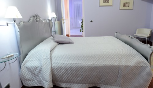 Luxury Suite, 1 King Bed, Bathtub, Park View