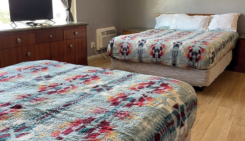 Classic Room, 2 Queen Beds, Smoking