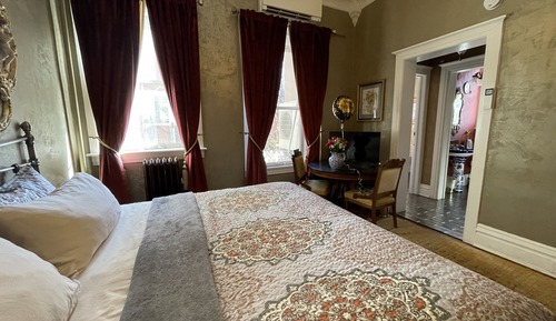 Charles Suite 5