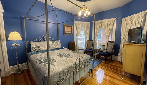 Victoria Suite 24