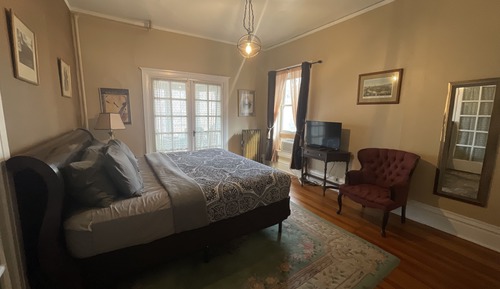 Helena Suite 23