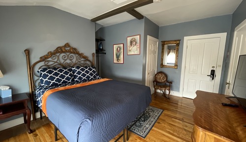 Leopold Room 32