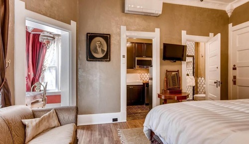 Alfred Suite 4