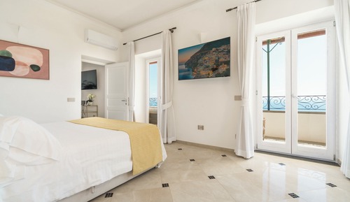 Executive Suite, Balcony