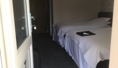 Family Twin Room (Room 7 - Room Only)