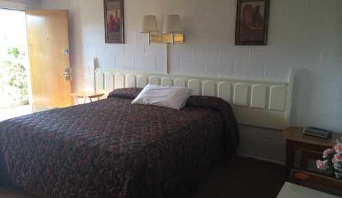 Standard Room, 1 King Bed