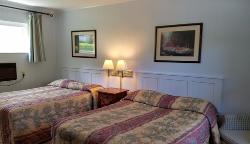 Economy Room, 2 Double Beds, Refrigerator & Microwave, Mountain View