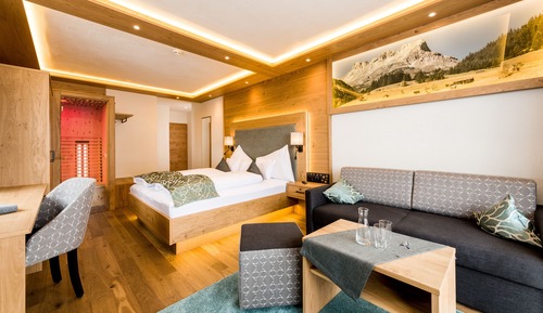Luxury Suite, 1 Bedroom, Balcony, Mountain View