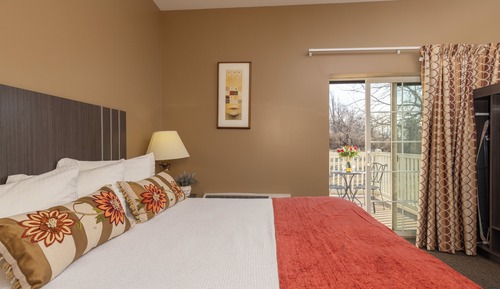 Room, 1 Queen Bed, Garden View (2nd Floor)
