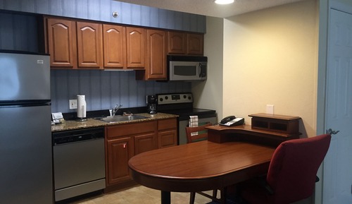Junior Studio Suite, Roll-in Shower, Kitchen