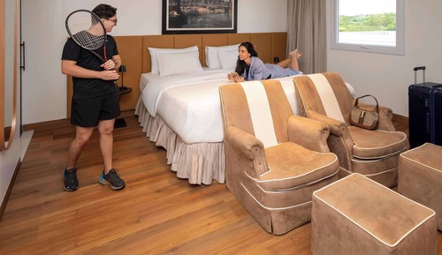 Superior room with king bed and optional sofa bed
