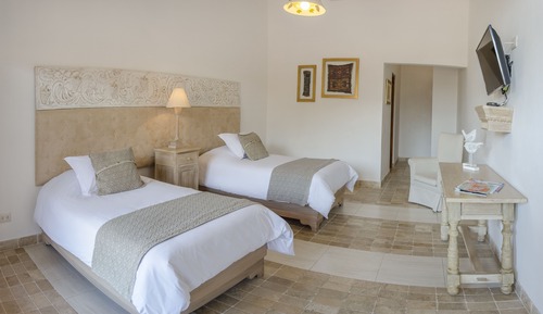 Superior Double Room, 2 Twin Beds, Pool View