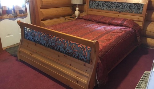 Red Room Queen Bed - Accessible Features