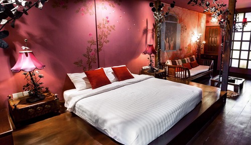 Honeymoon Suite