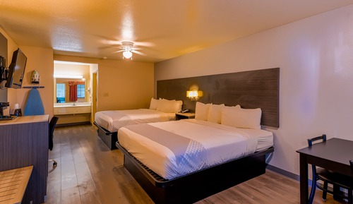 Room (2 King Beds)