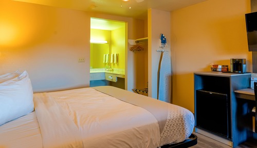 Room, 1 King Bed