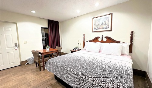 Standard Room, 1 King Bed, Smoking