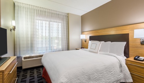 2 Bedroom Suite
