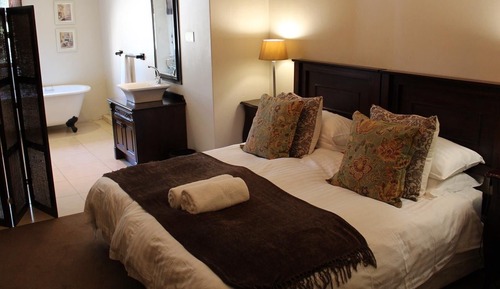 Room (Open Plan Queen )