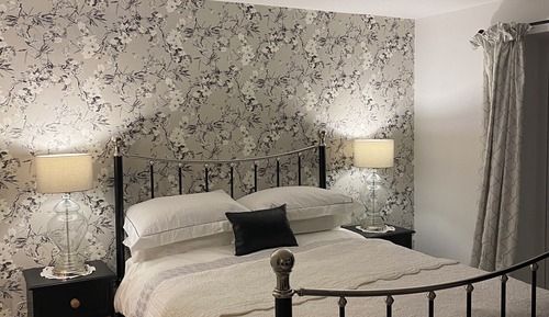 Luxury Double Room, Garden View (The Hereford Room)