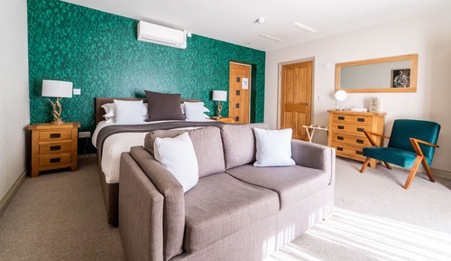 Deluxe Suite, Accessible, Garden View