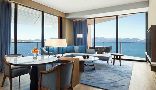 Suite, 1 King Bed, Oceanfront